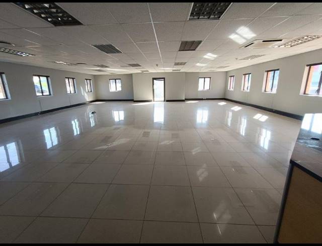 BUSINESS PROPERTY TO RENT IN CONSTANTIA KLOOF